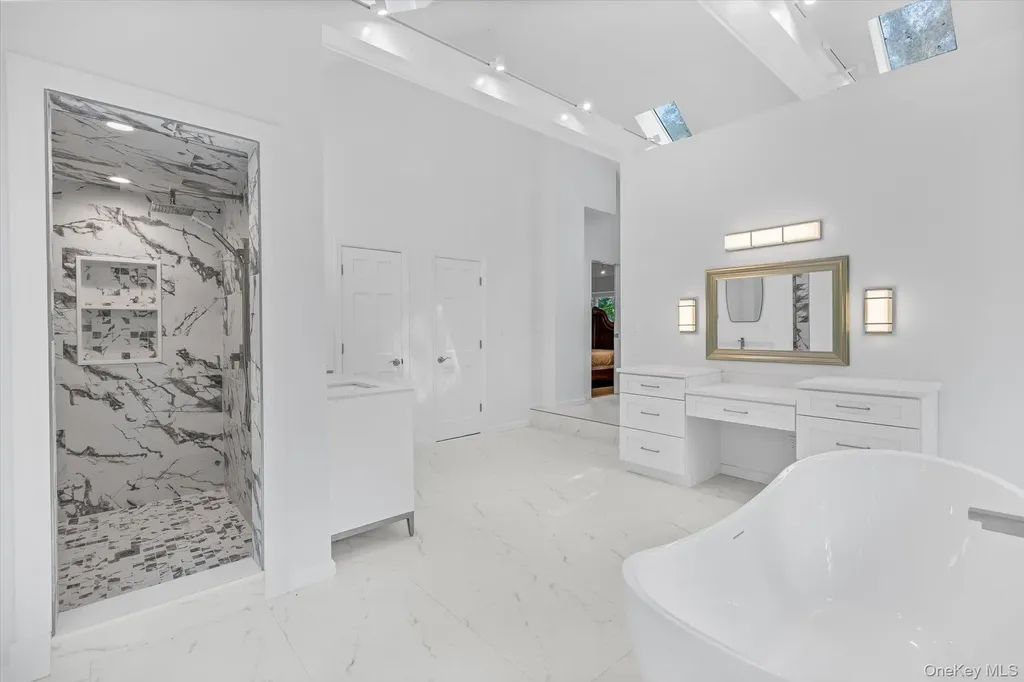 2 Westbourne Lane Melville NY 11747
