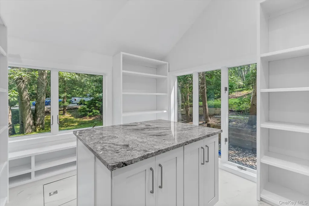 2 Westbourne Lane Melville NY 11747