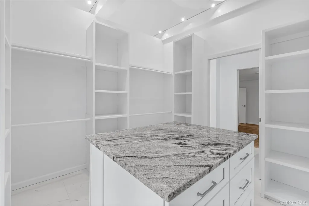 2 Westbourne Lane Melville NY 11747