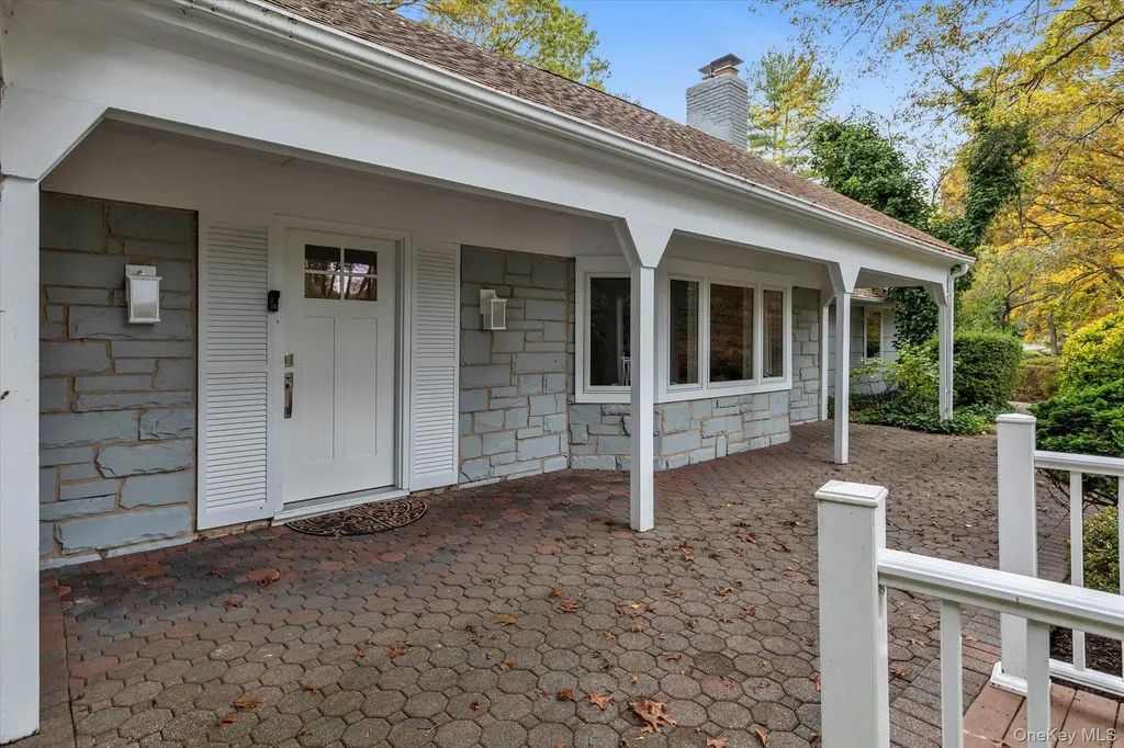 2 Westbourne Lane Melville NY 11747
