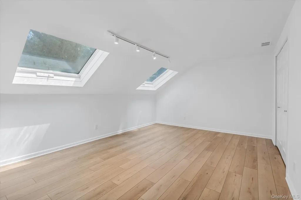 2 Westbourne Lane Melville NY 11747
