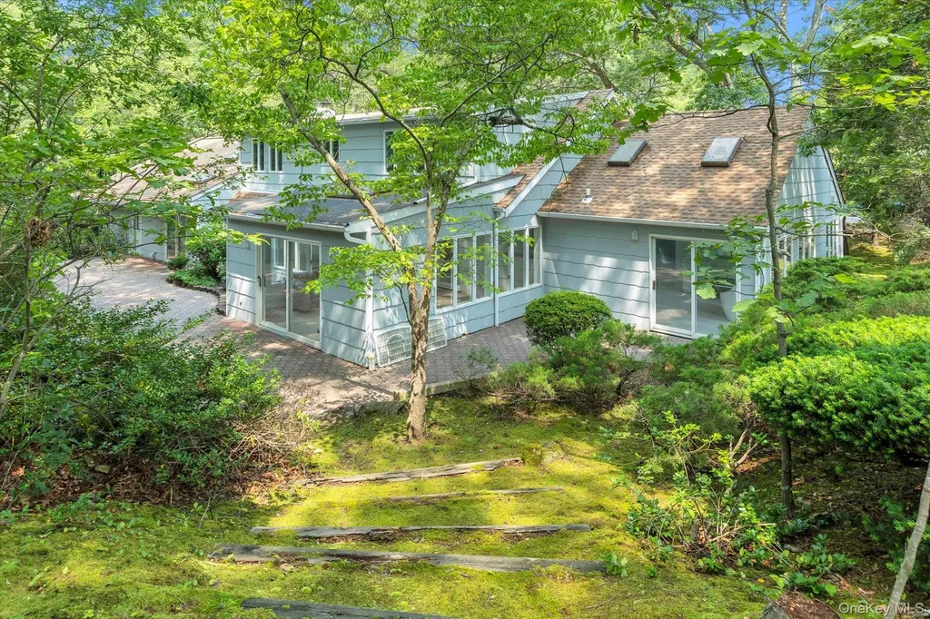 2 Westbourne Lane Melville NY 11747