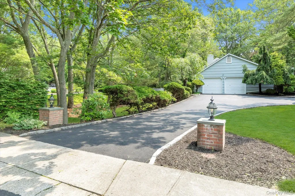 2 Westbourne Lane Melville NY 11747