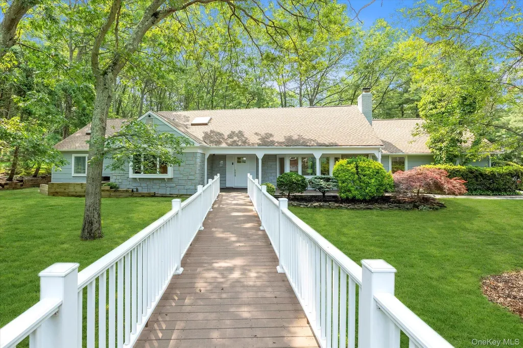 2 Westbourne Lane Melville NY 11747