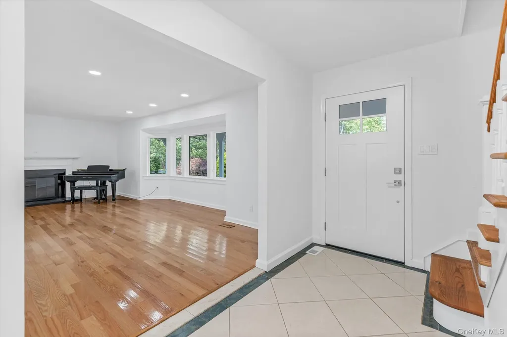 2 Westbourne Lane Melville NY 11747