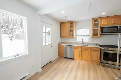66 Lake Shore Drive Patterson NY 12563
