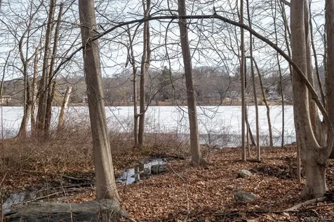 66 Lake Shore Drive Patterson NY 12563