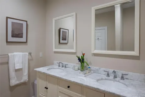 7 Sunflower Place Rhinebeck NY 12572