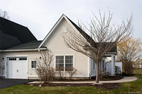 7 Sunflower Place Rhinebeck NY 12572
