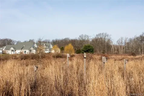 7 Sunflower Place Rhinebeck NY 12572