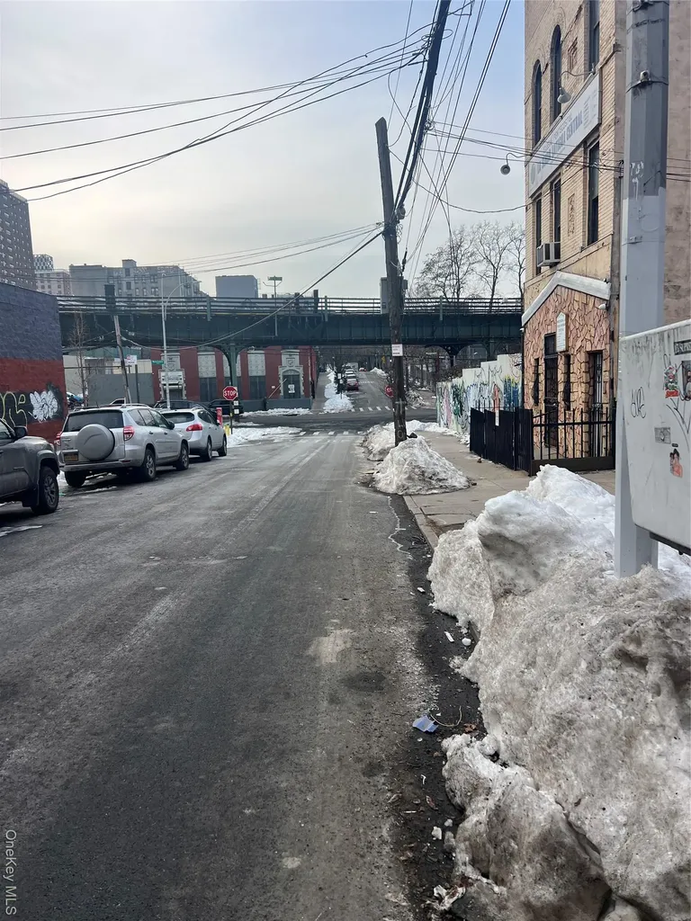635 Eagle Avenue Bronx NY 10455