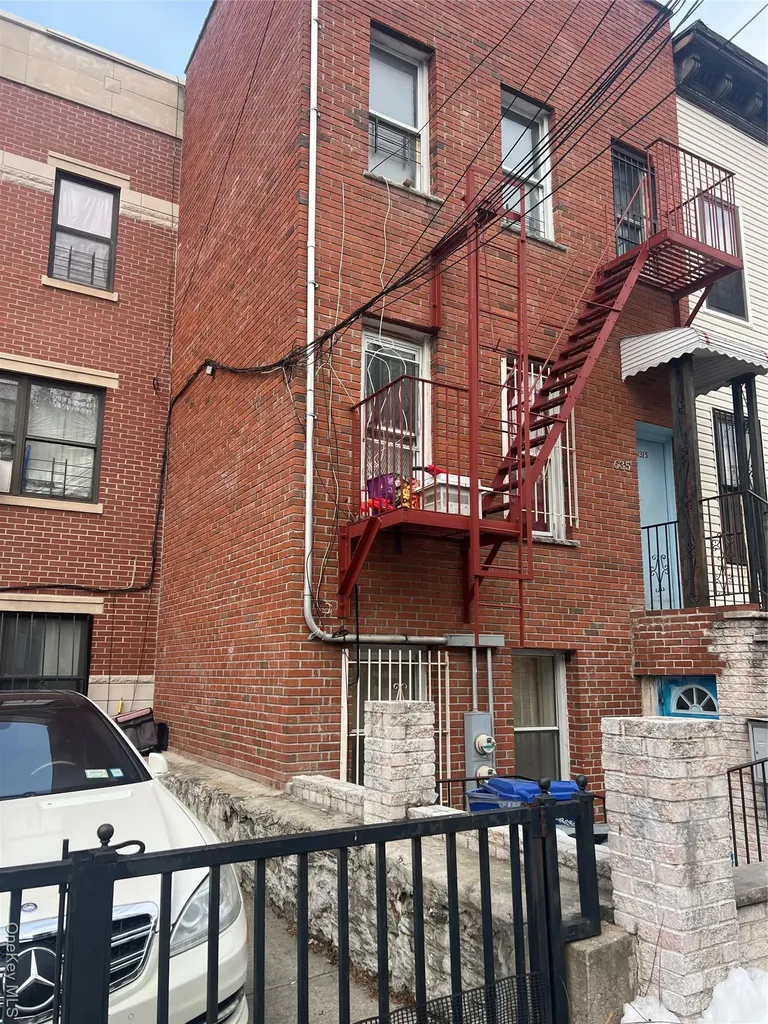 635 Eagle Avenue Bronx NY 10455