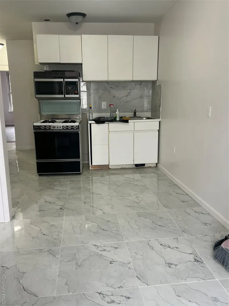 635 Eagle Avenue Bronx NY 10455