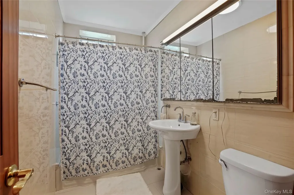 6325 60th Place Ridgewood NY 11385