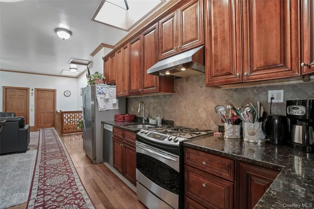 6325 60th Place Ridgewood NY 11385