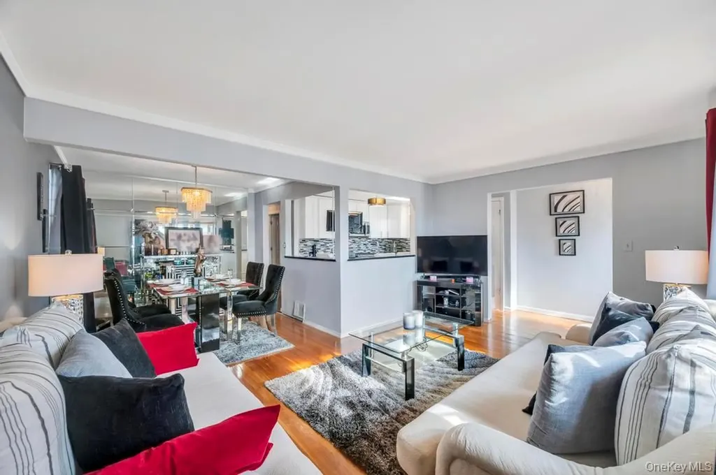 488 Pershing Boulevard Rockville Centre NY 11570