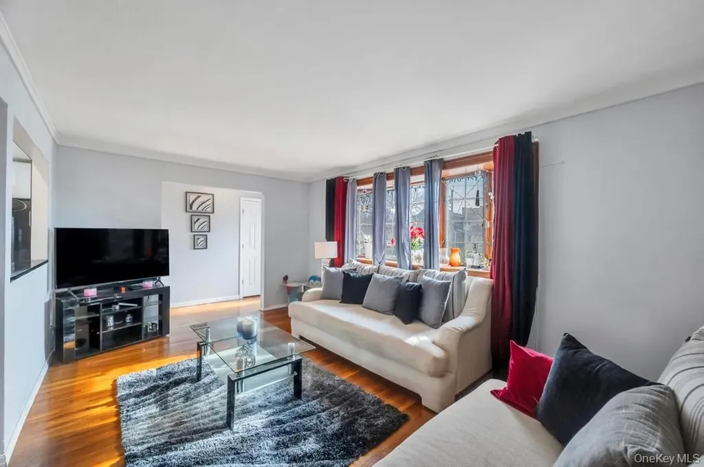 488 Pershing Boulevard Rockville Centre NY 11570