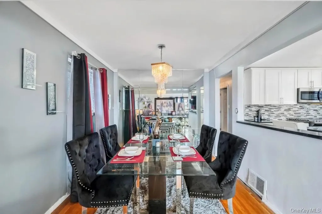 488 Pershing Boulevard Rockville Centre NY 11570
