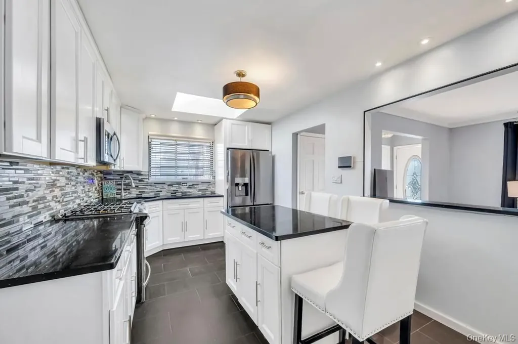488 Pershing Boulevard Rockville Centre NY 11570