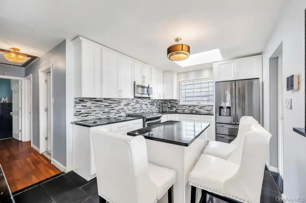488 Pershing Boulevard Rockville Centre NY 11570