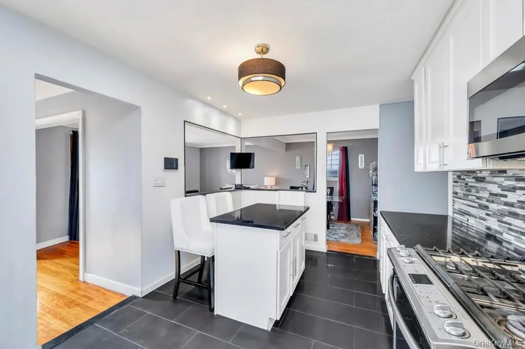488 Pershing Boulevard Rockville Centre NY 11570