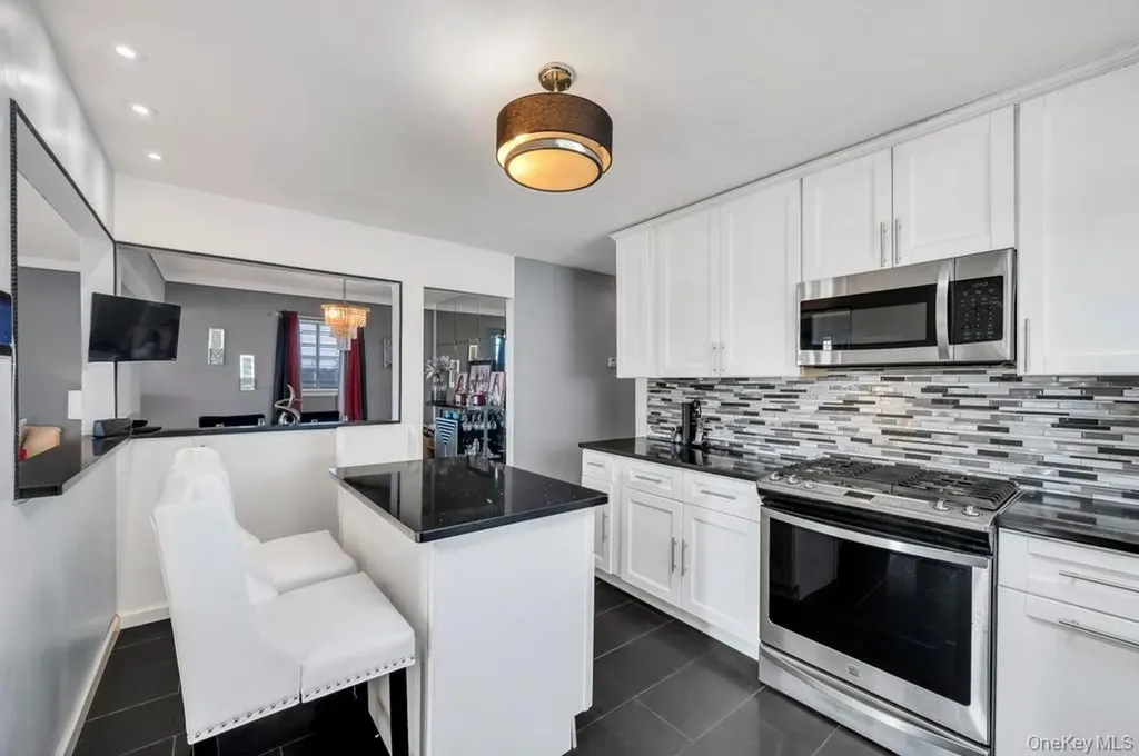 488 Pershing Boulevard Rockville Centre NY 11570