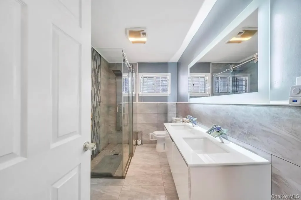 488 Pershing Boulevard Rockville Centre NY 11570