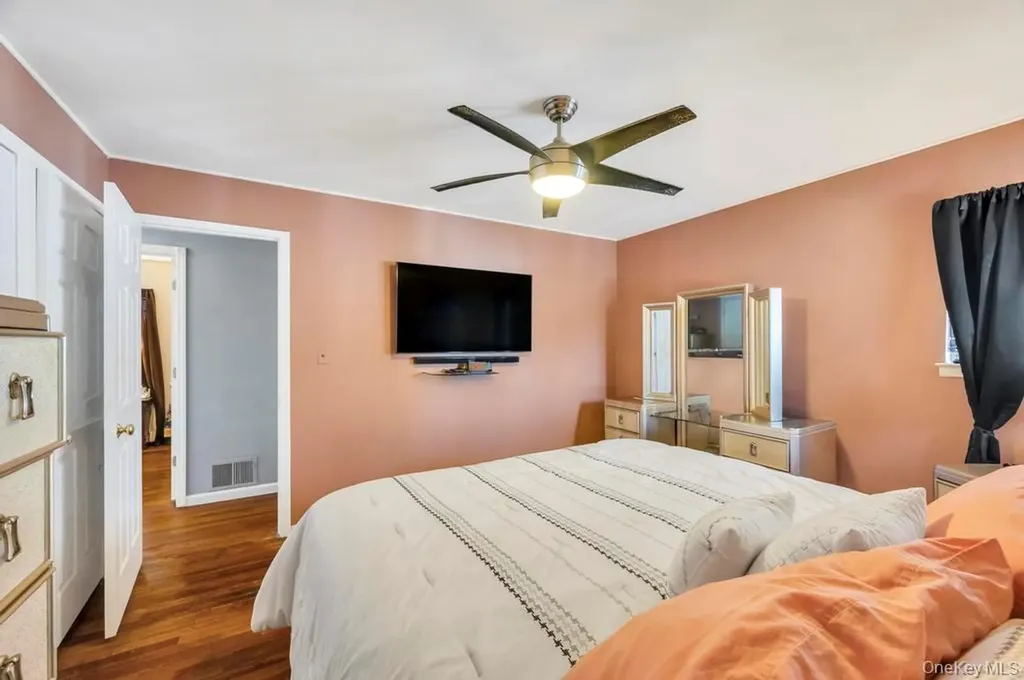 488 Pershing Boulevard Rockville Centre NY 11570
