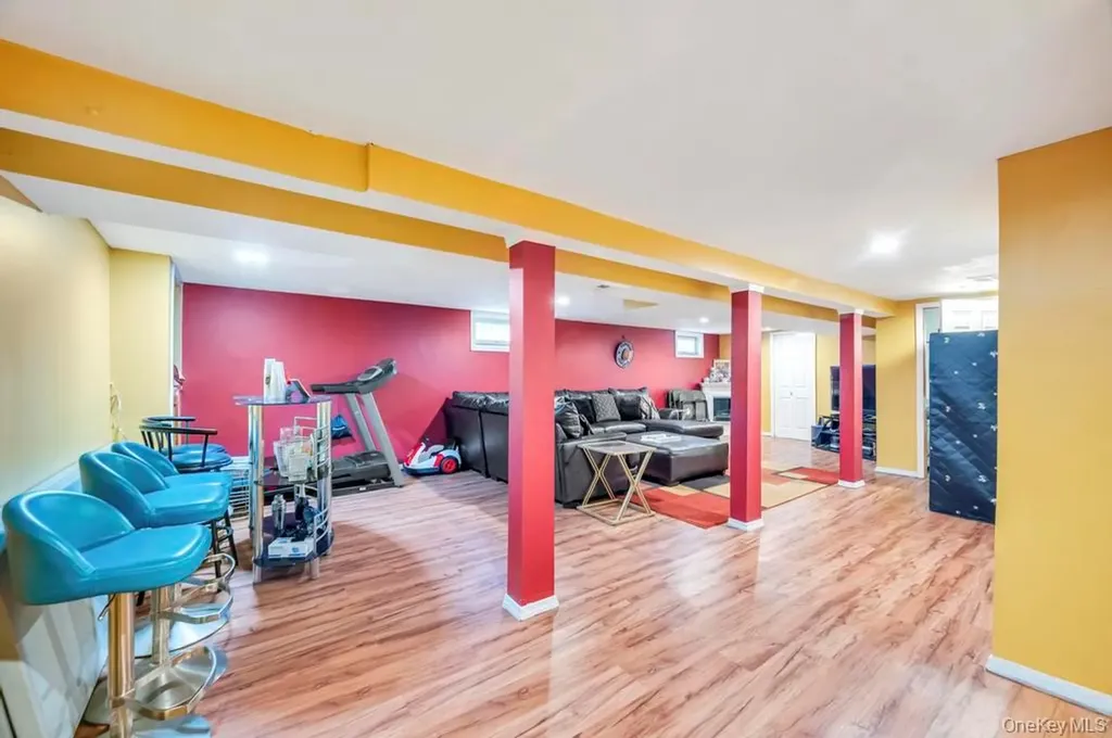 488 Pershing Boulevard Rockville Centre NY 11570