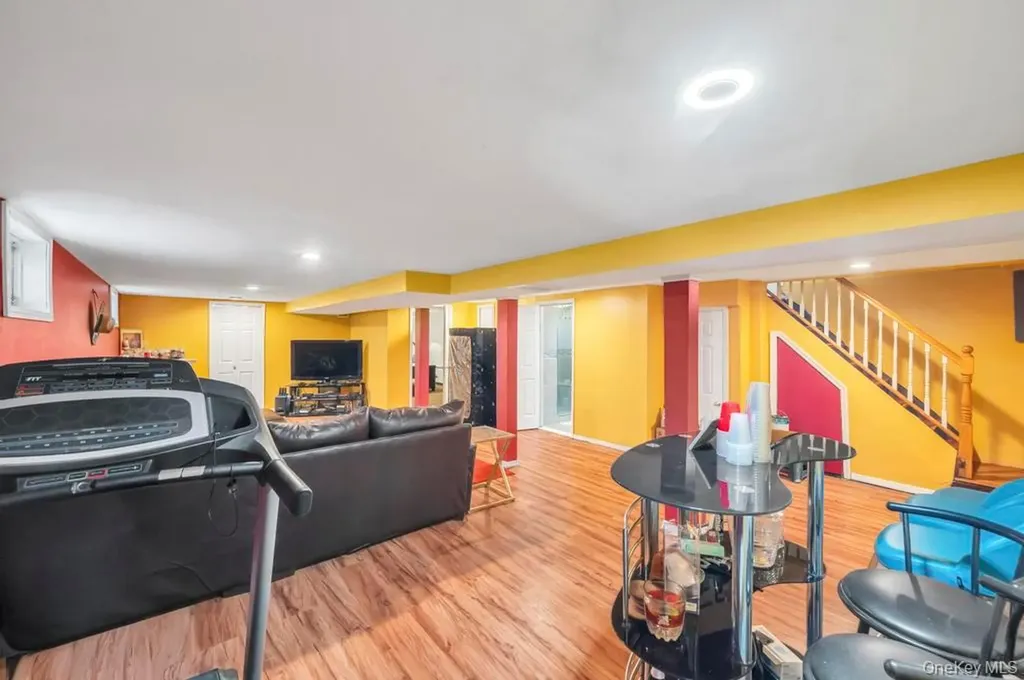 488 Pershing Boulevard Rockville Centre NY 11570