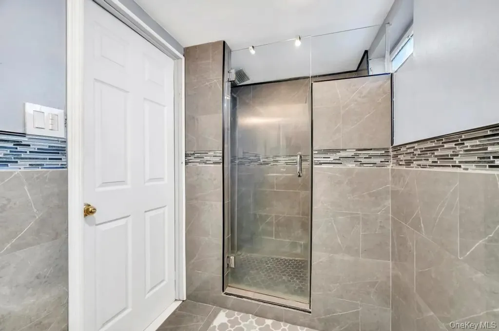 488 Pershing Boulevard Rockville Centre NY 11570