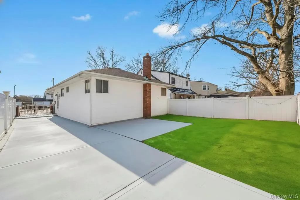 488 Pershing Boulevard Rockville Centre NY 11570
