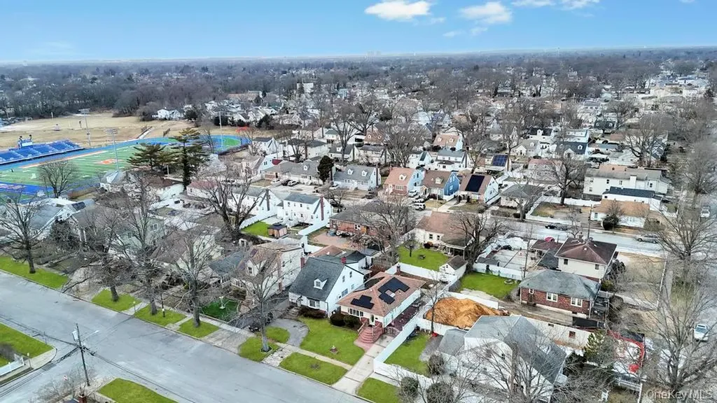 488 Pershing Boulevard Rockville Centre NY 11570