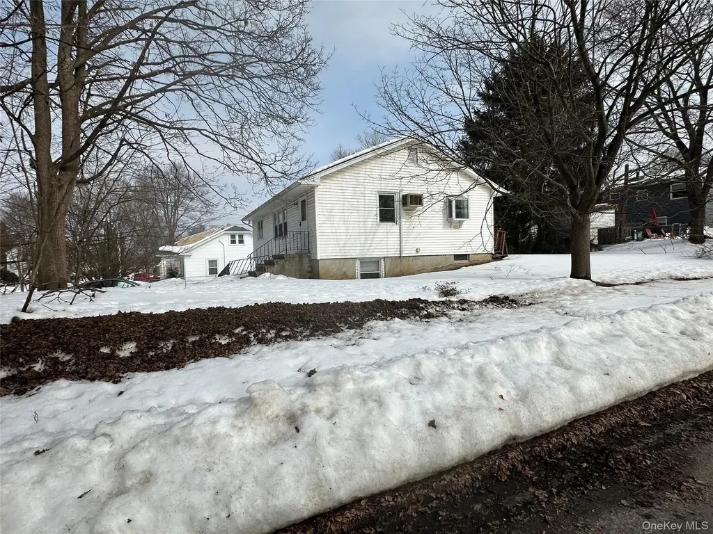 77 Melrose Avenue New Windsor NY 12553