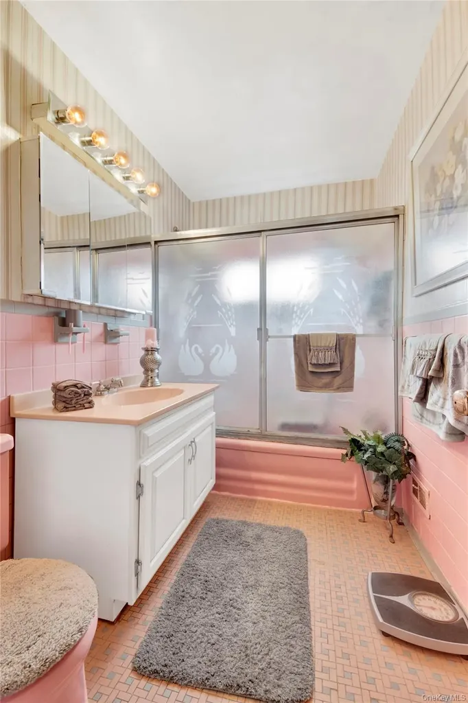 2343 Ellis Avenue Bronx NY 10462