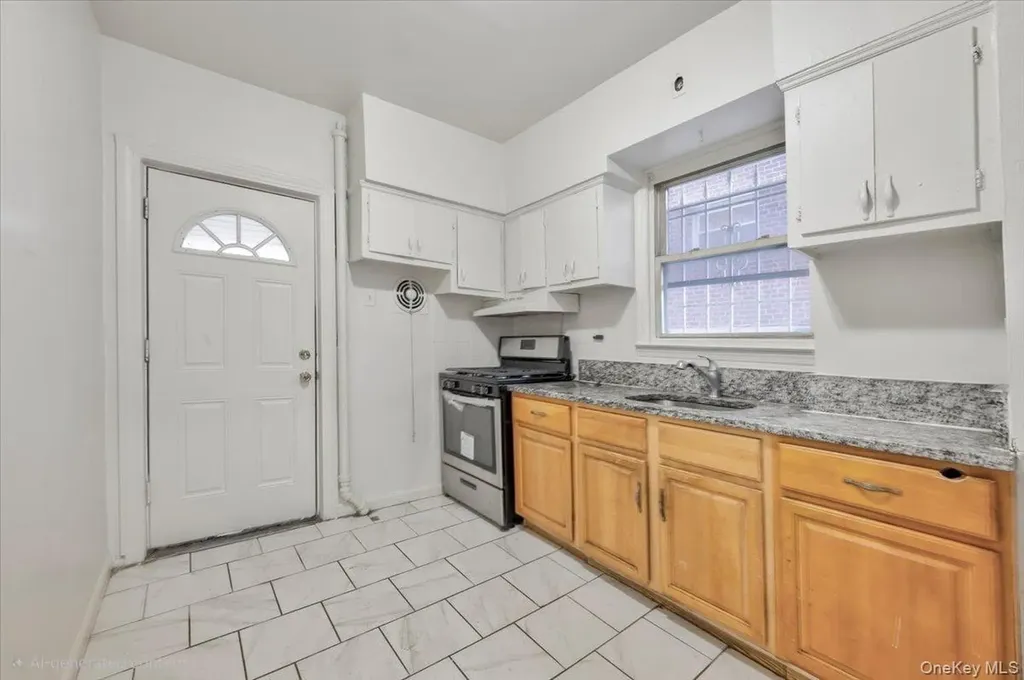 2248 Haviland Avenue Bronx NY 10462