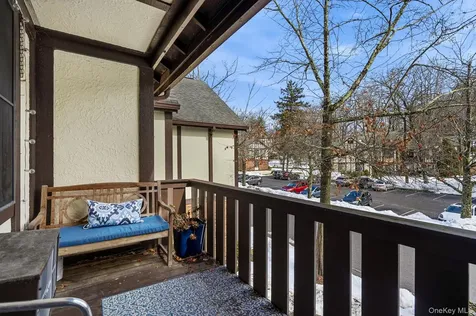 17 Foxwood Drive Pleasantville NY 10570