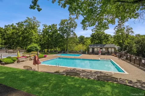 17 Foxwood Drive Pleasantville NY 10570