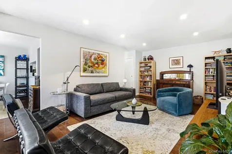 17 Foxwood Drive Pleasantville NY 10570