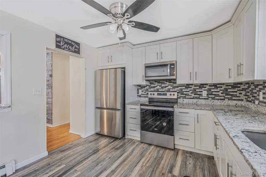 126 Floyd Road Shirley NY 11967