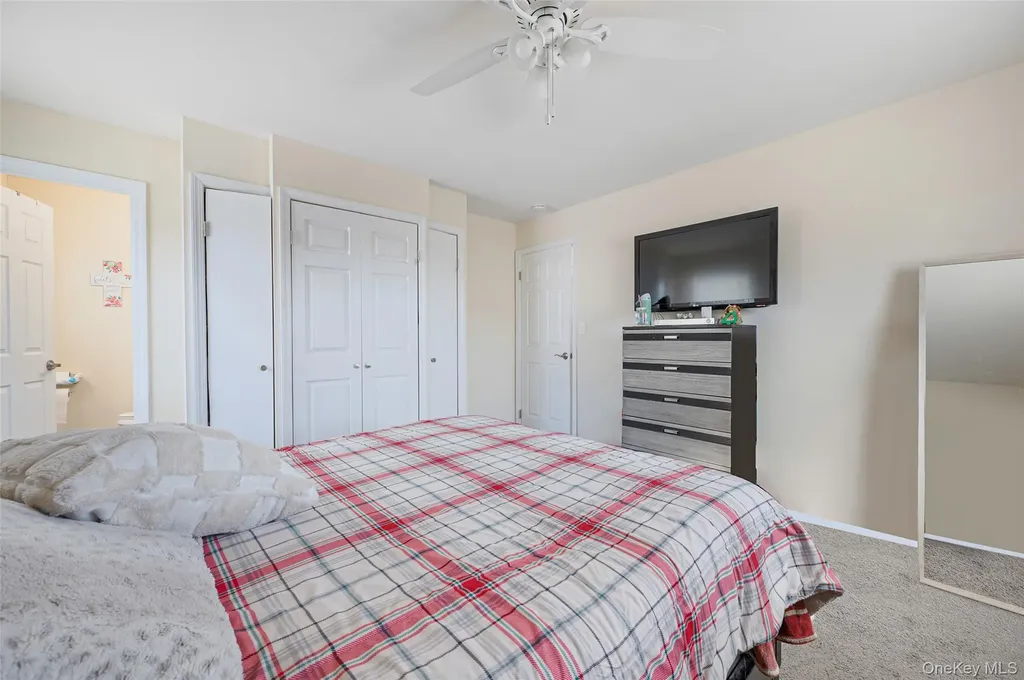 126 Floyd Road Shirley NY 11967