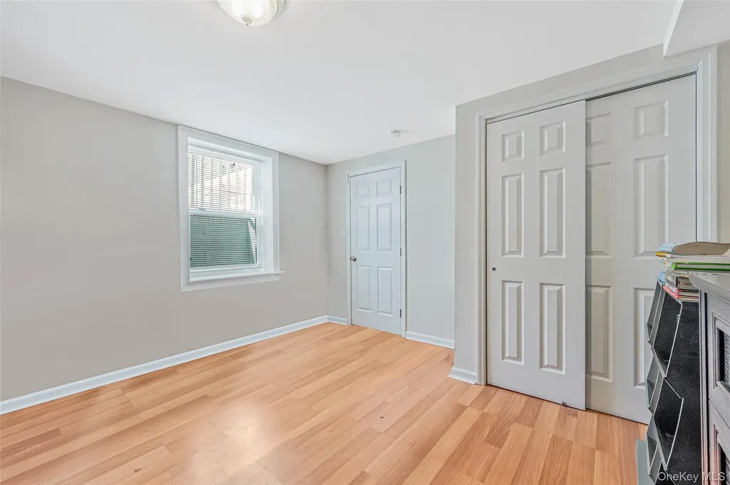 126 Floyd Road Shirley NY 11967