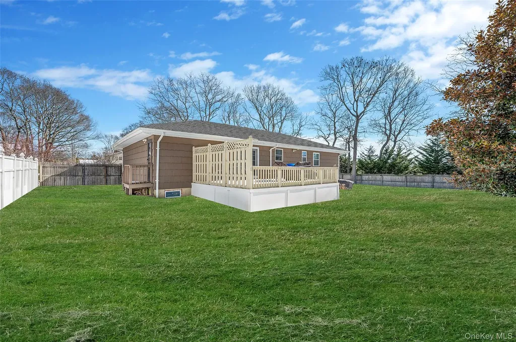 126 Floyd Road Shirley NY 11967