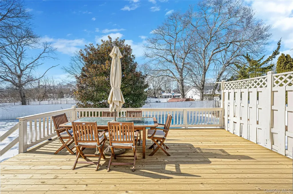 126 Floyd Road Shirley NY 11967