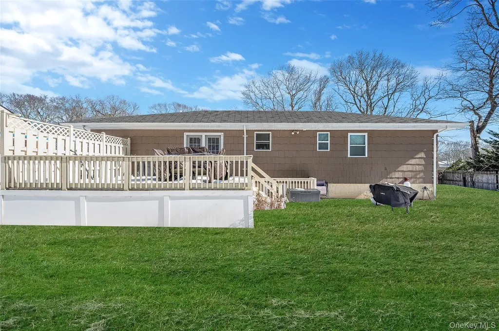 126 Floyd Road Shirley NY 11967
