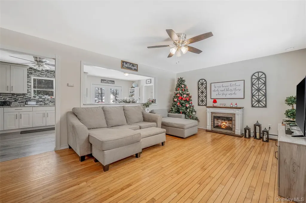 126 Floyd Road Shirley NY 11967