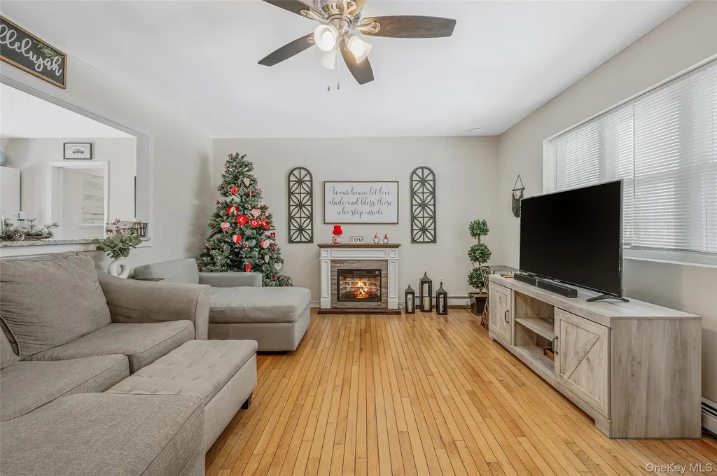 126 Floyd Road Shirley NY 11967