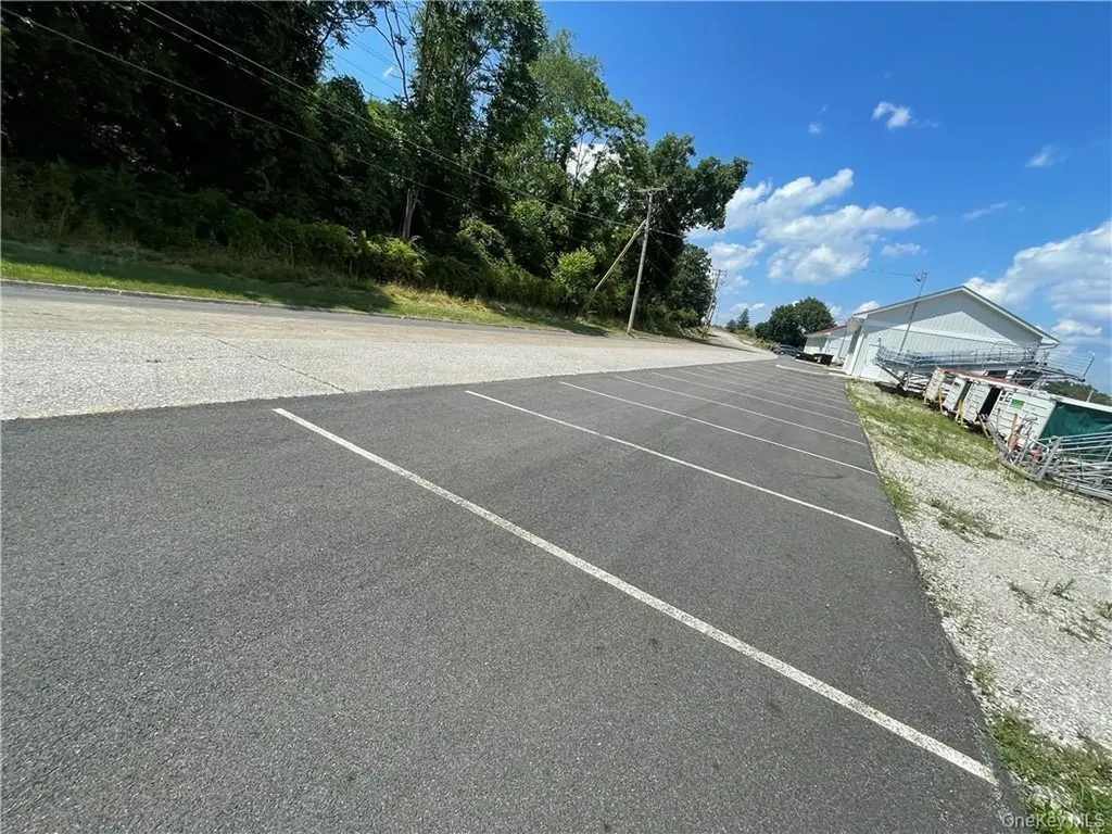 95 Bill Larkin Drive New Windsor NY 12553