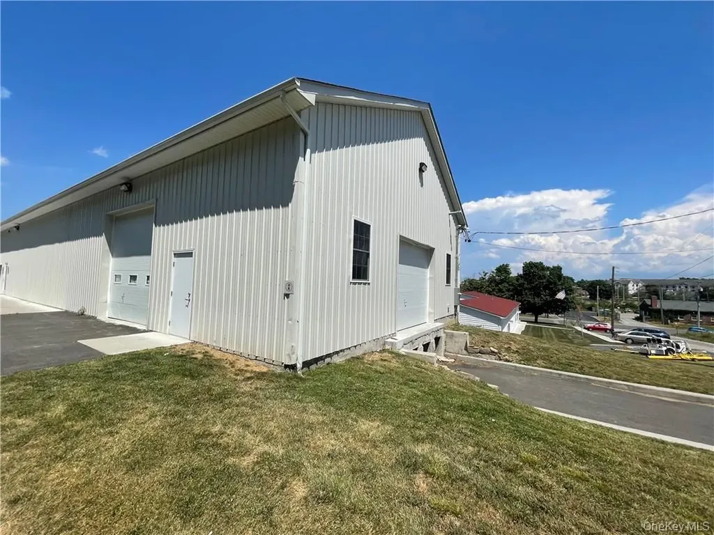 95 Bill Larkin Drive New Windsor NY 12553