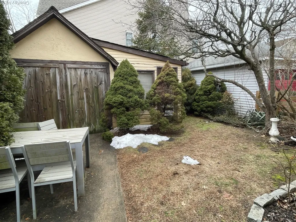 30 Putnam Avenue Lynbrook NY 11563
